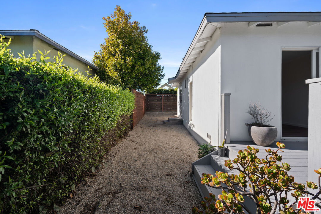 1408 17th Street Manhattan Beach, CA 90266 - Photo 22 of 26