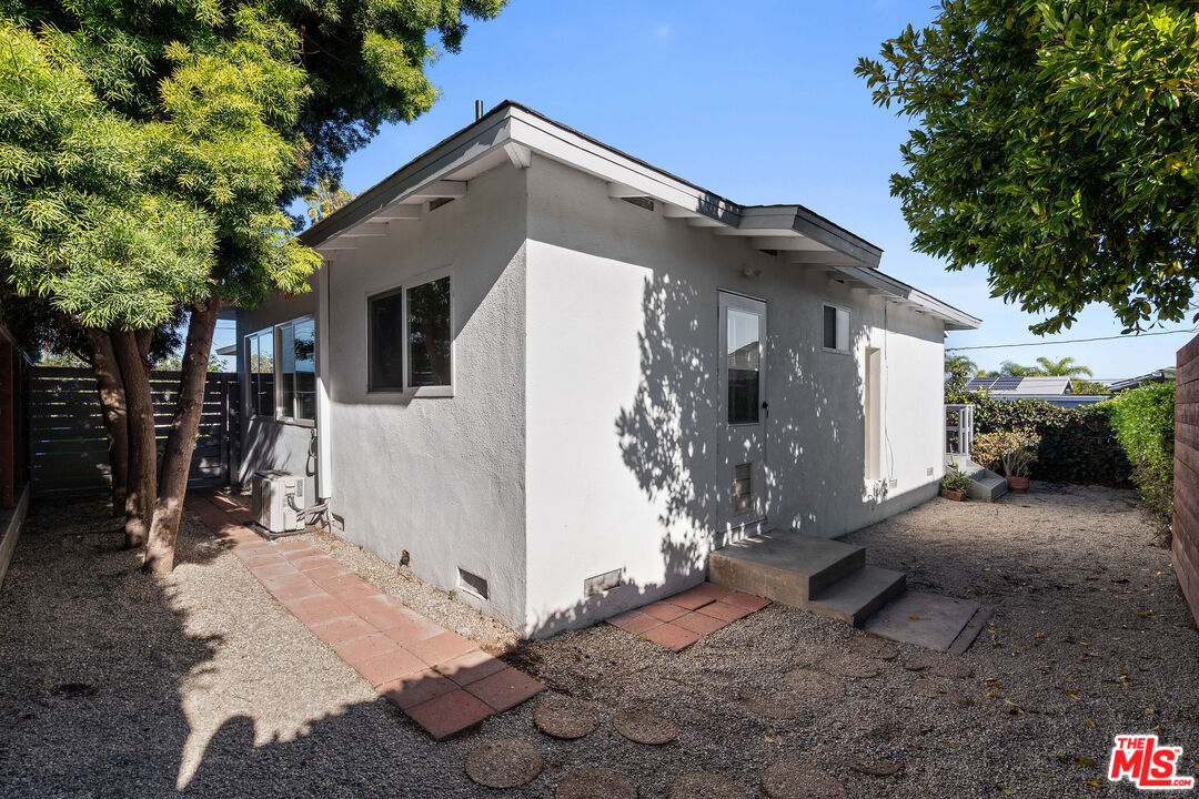 1408 17th Street Manhattan Beach, CA 90266 - Photo 23 of 26