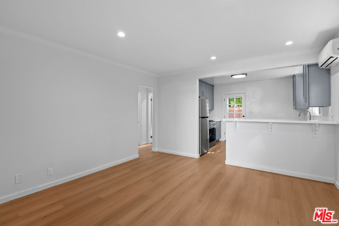 1408 17th Street Manhattan Beach, CA 90266 - Photo 6 of 26