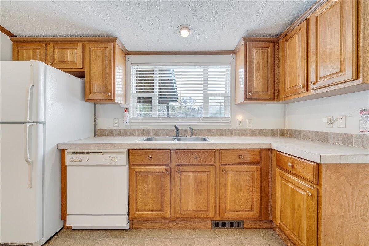 2281 Parrish Road Goodview, VA 24095 - Photo 12 of 54 12-MIB02762