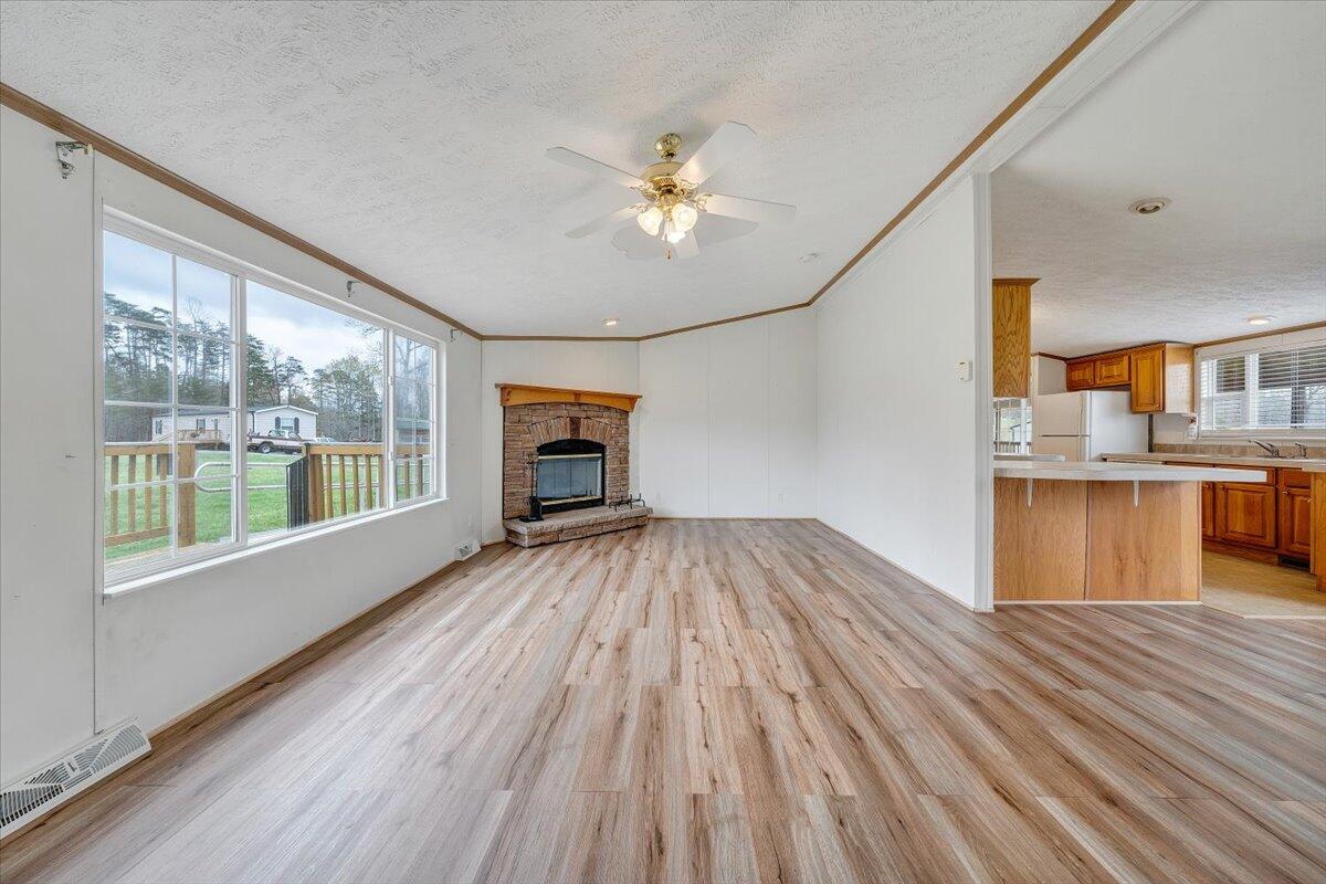 2281 Parrish Road Goodview, VA 24095 - Photo 3 of 54 03-MIB02732