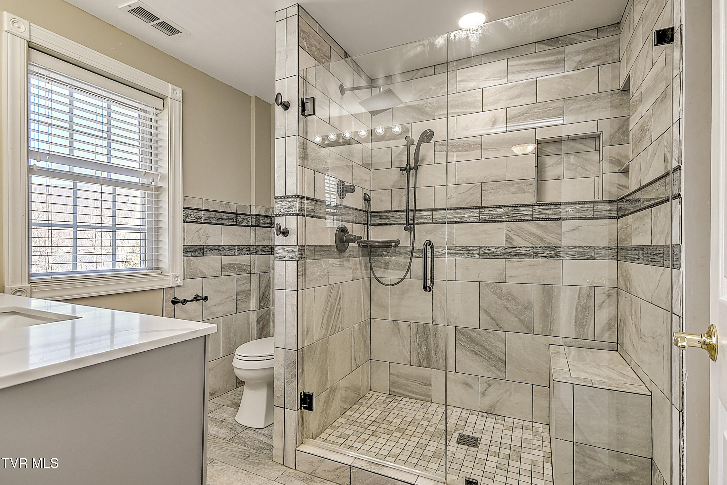 429 Love Street Erwin, TN 37650 - Photo 18 of 37 429 Love St KR-25