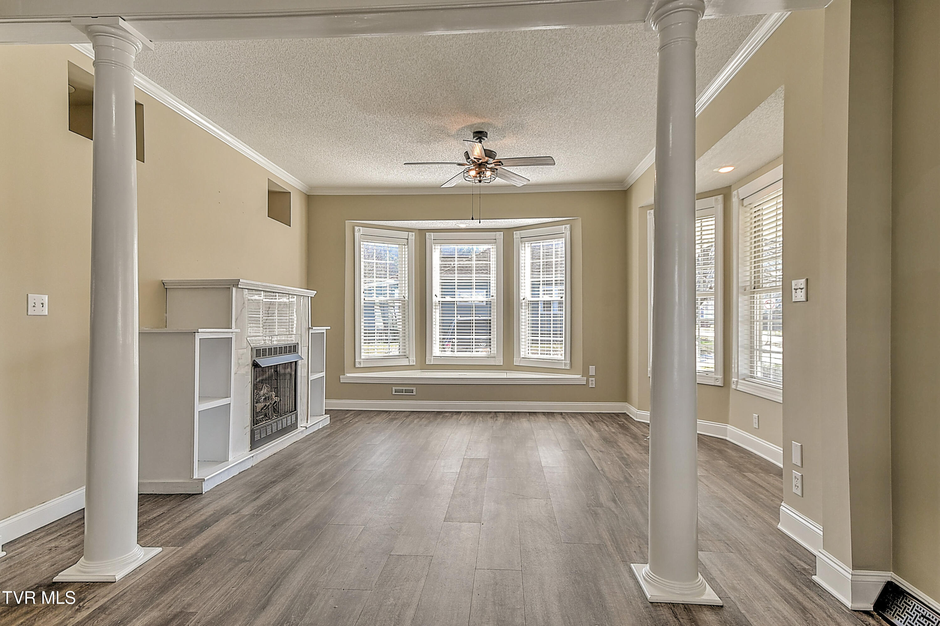 429 Love Street Erwin, TN 37650 - Photo 4 of 37 429 Love St KR-9