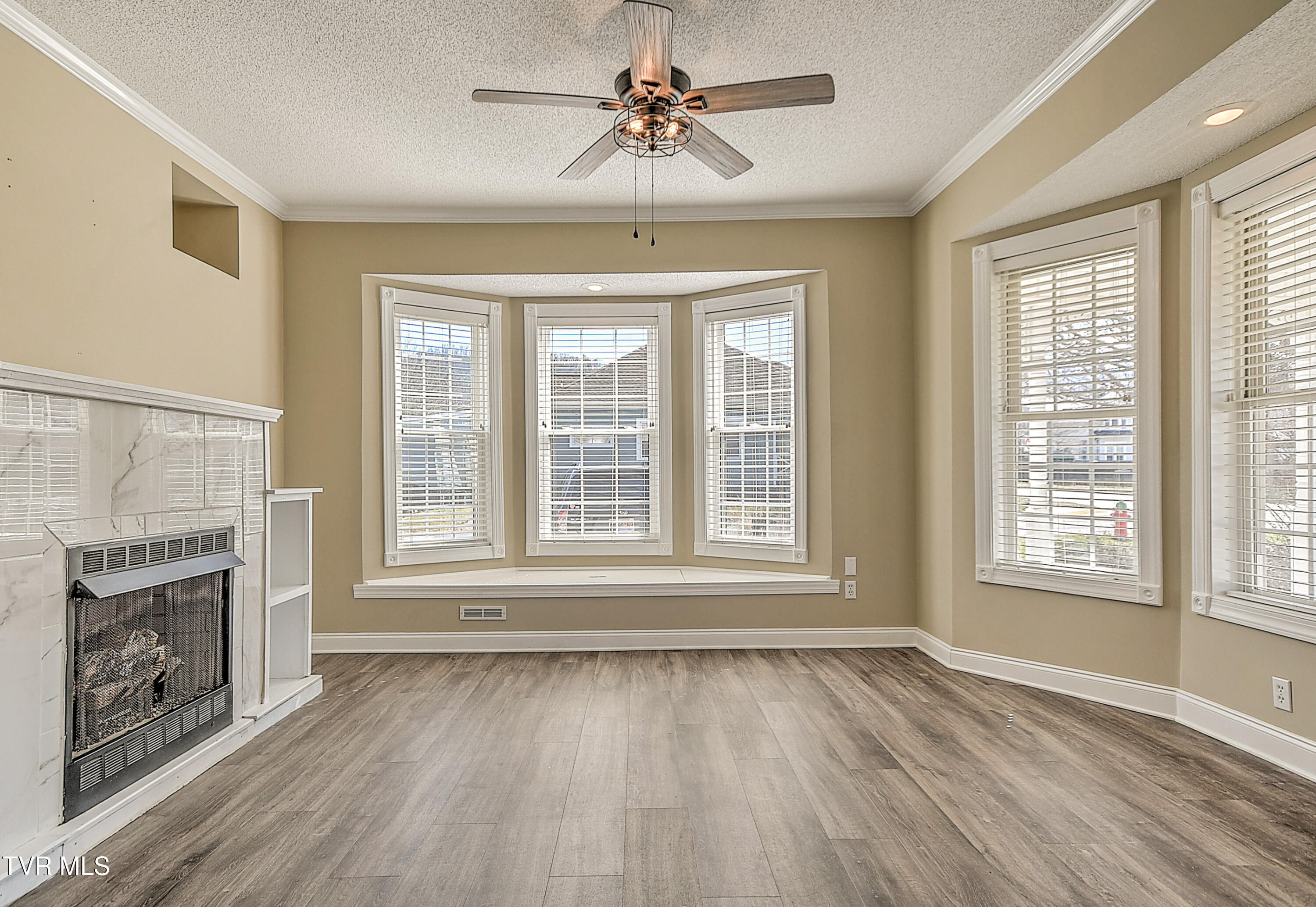 429 Love Street Erwin, TN 37650 - Photo 5 of 37 429 Love St KR-11