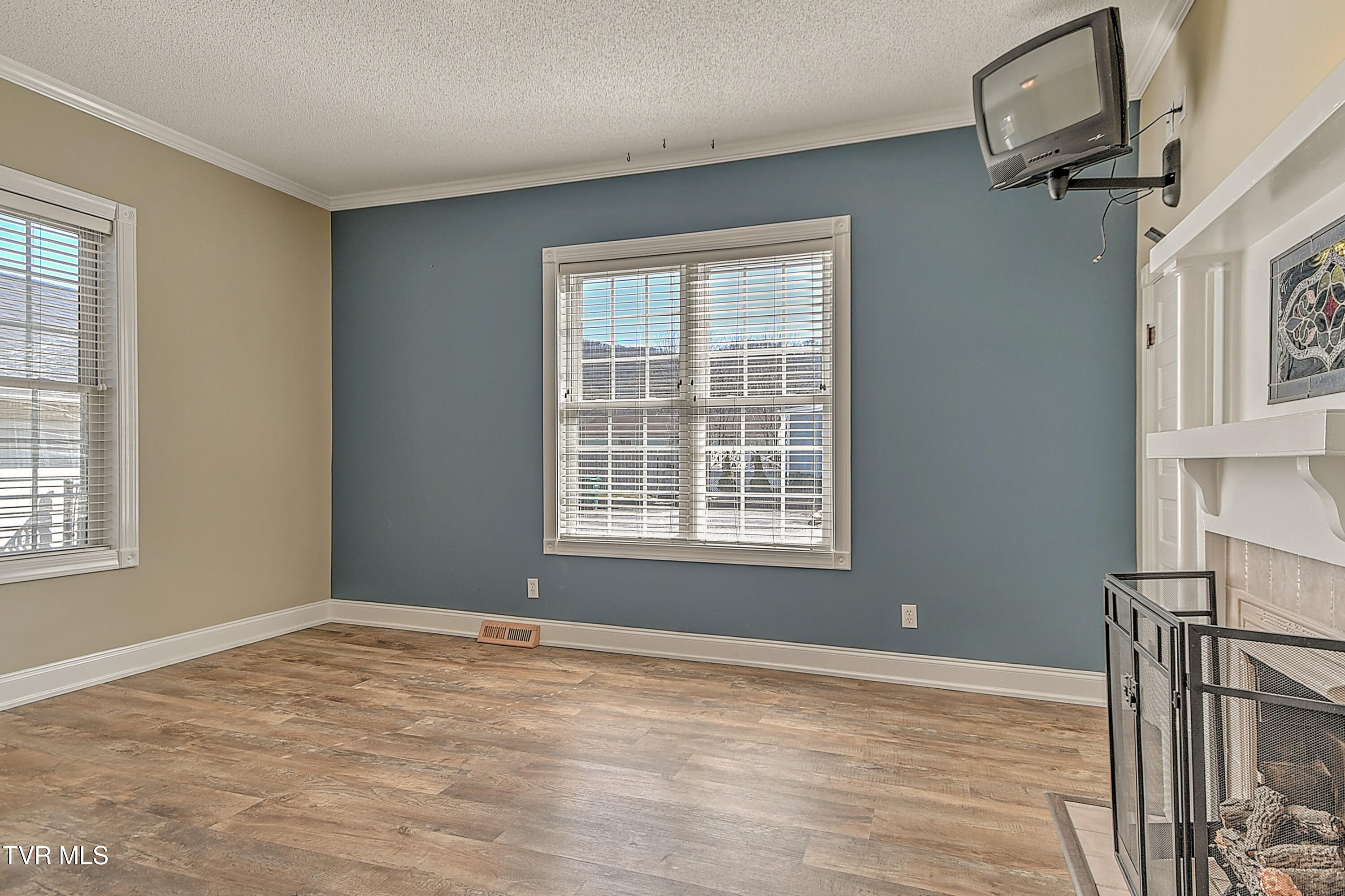 429 Love Street Erwin, TN 37650 - Photo 8 of 37 429 Love St KR-14