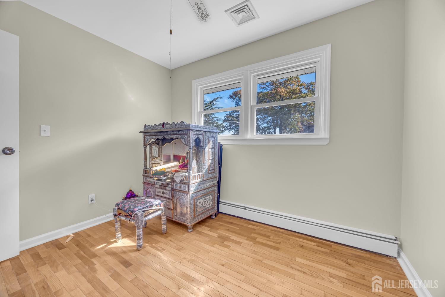 10 Benedict Way Iselin, NJ 08830 - Photo 19 of 39