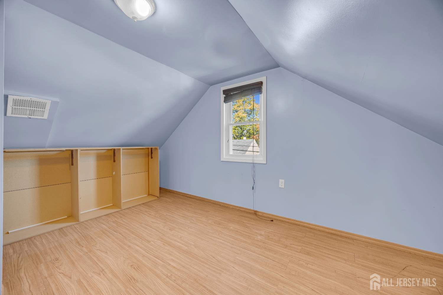 10 Benedict Way Iselin, NJ 08830 - Photo 21 of 39