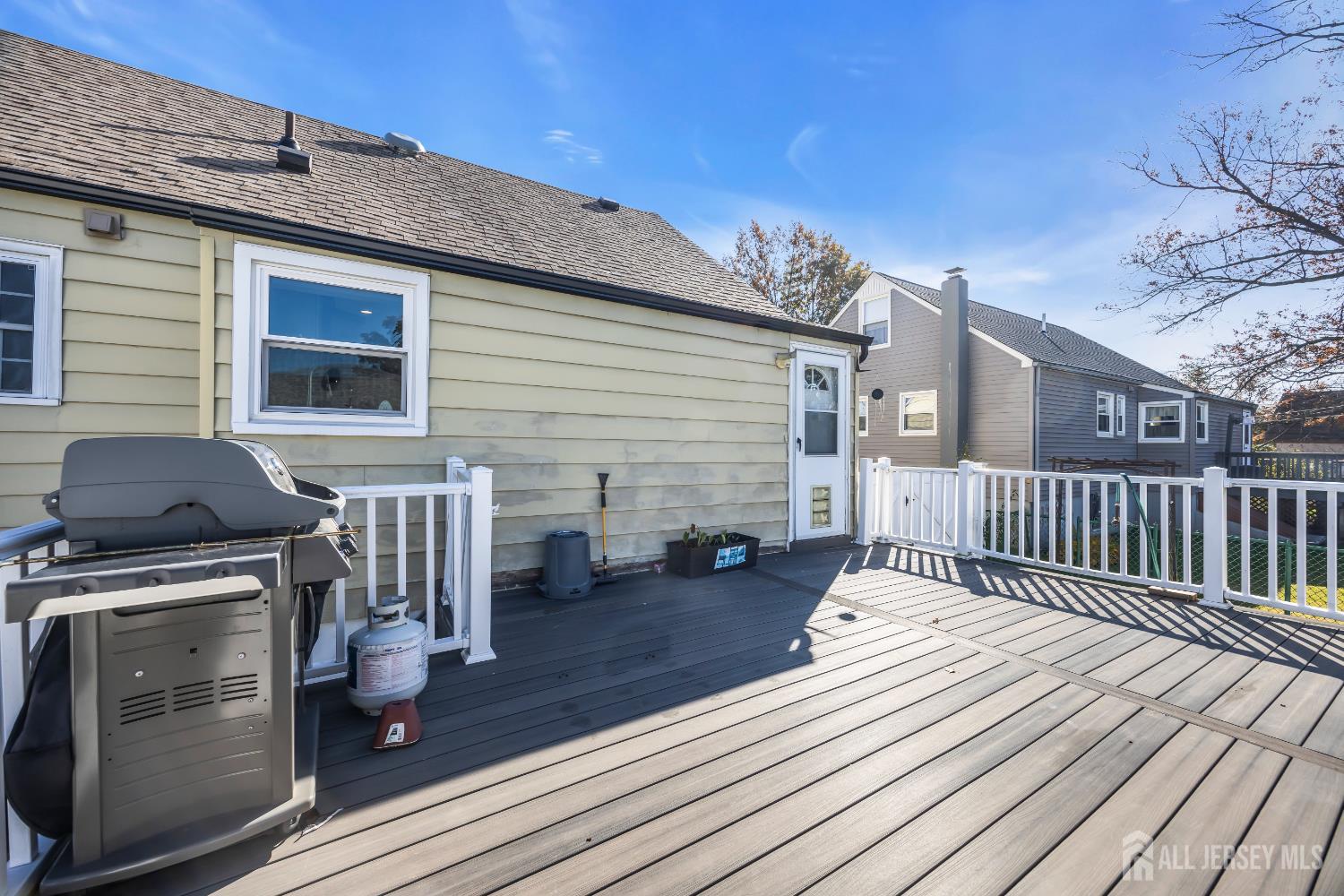 10 Benedict Way Iselin, NJ 08830 - Photo 34 of 39