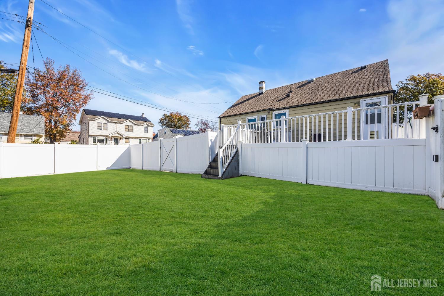 10 Benedict Way Iselin, NJ 08830 - Photo 36 of 39