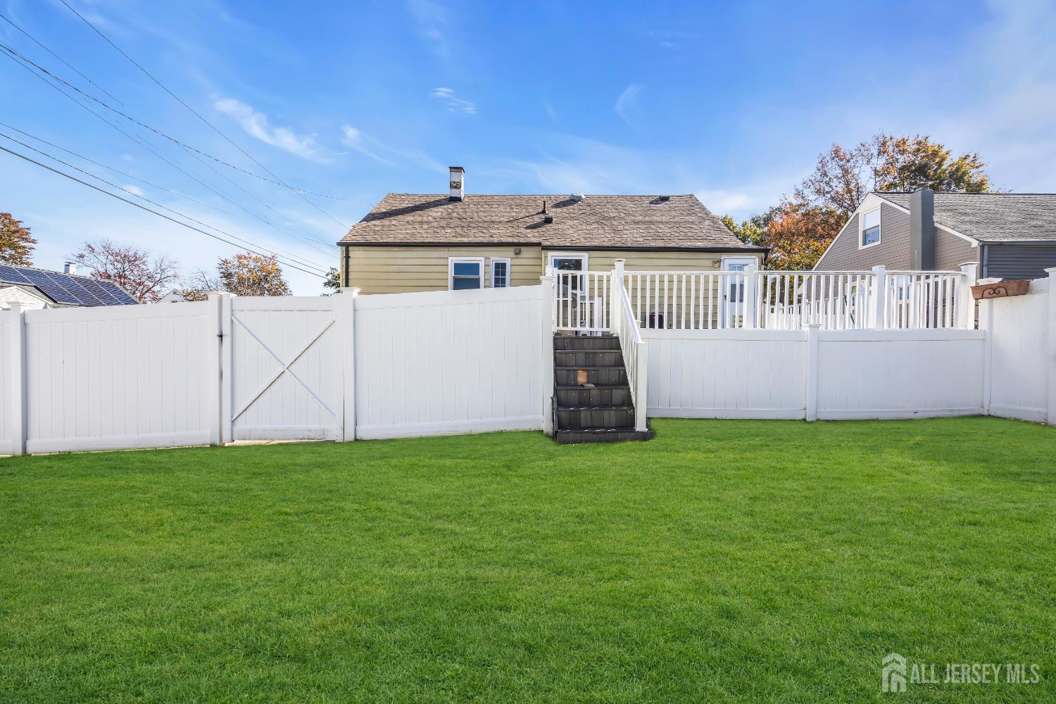 10 Benedict Way Iselin, NJ 08830 - Photo 37 of 39