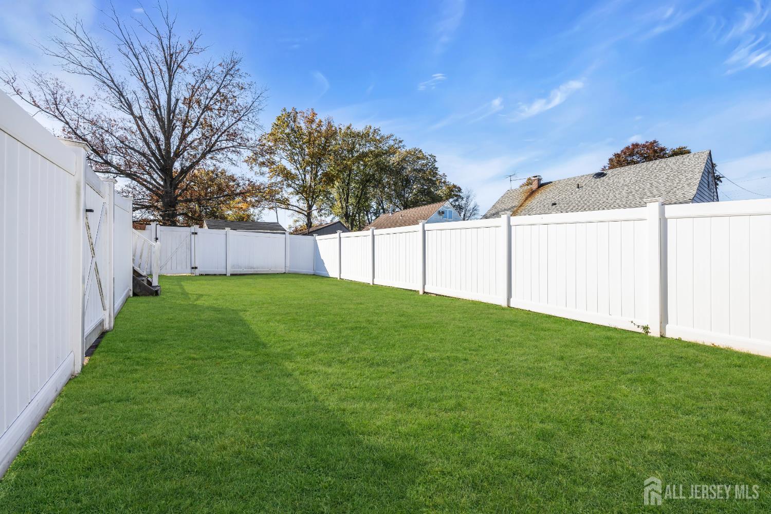 10 Benedict Way Iselin, NJ 08830 - Photo 38 of 39