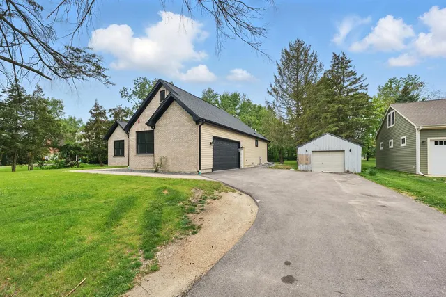 $849,900 | 3026 Jackson Drive, Wheeling, IL 60090