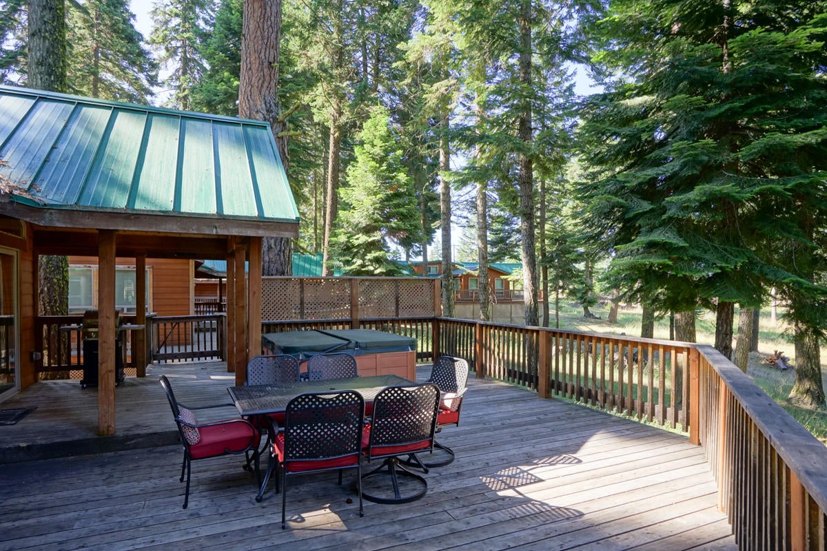 7979 Hyatt Prairie Road, Unit 39 Ashland, OR 97520 - Photo 18 of 24 Cabin_39_18