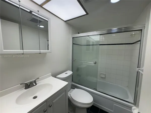 $1,900 | 1731 Southeast 15th Street, Unit 603, Fort Lauderdale, FL 33316