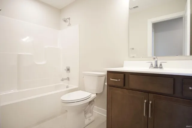 $399,800 | 5100 Goldfinch Drive, Evansville, IN 47725