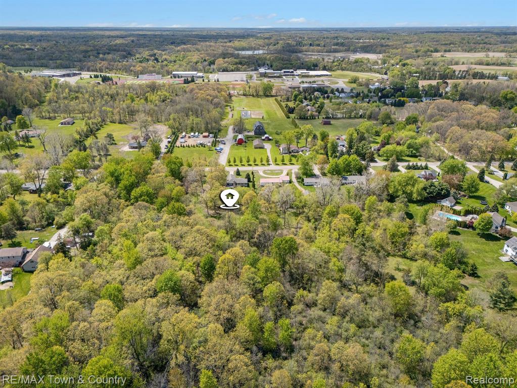 15127 Hogan Road Linden, MI 48451 - Photo 9 of 10