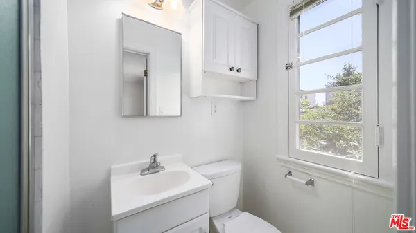 $4,695 | 1274 South Beverly Glen Boulevard, Los Angeles, CA 90024