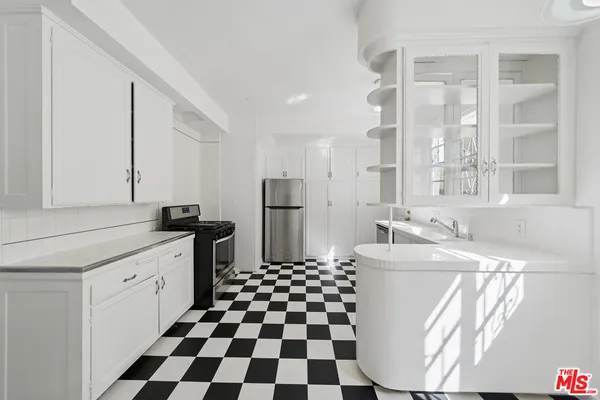 $4,695 | 1274 South Beverly Glen Boulevard, Los Angeles, CA 90024