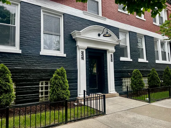 $2,150 | 5315 North Damen Avenue, Unit 2, Chicago, IL 60625