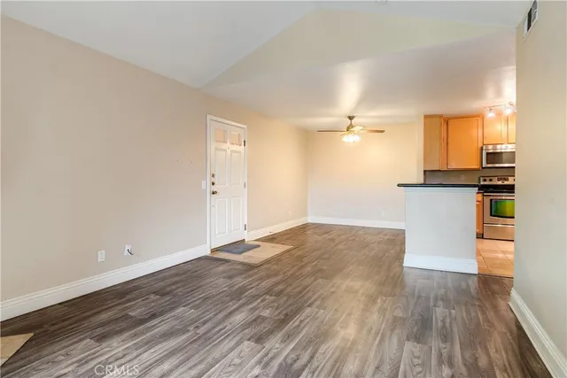 $425,000 | 2380 Del Mar Way, Unit 306, Corona, CA 92882