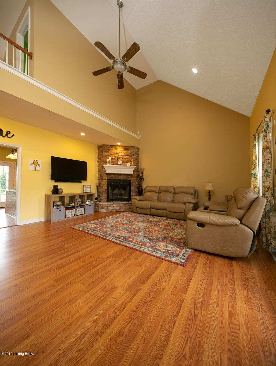 8302 Twisted Pine Road Louisville, KY 40219 - Photo 4 of 25 Vaulted Ceilings