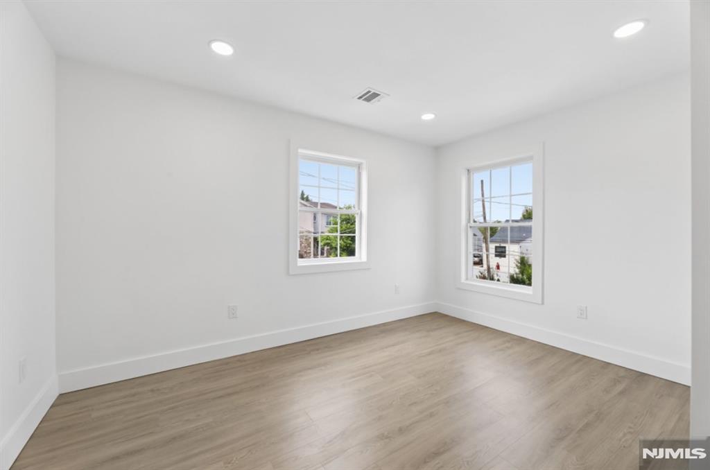 8 Annette Terrace Lodi, NJ 07644 - Photo 8 of 20