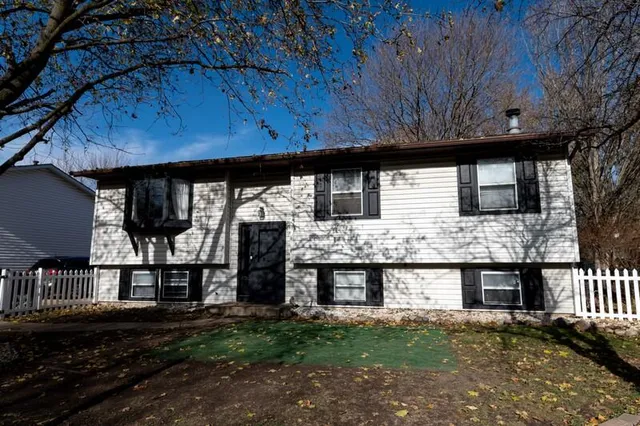 $374,900 | 1952 Garland Avenue, Waukesha, WI 53188