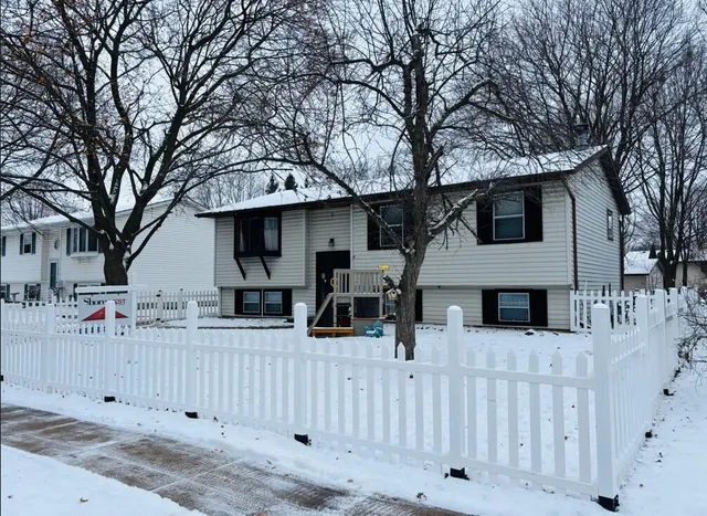 $374,900 | 1952 Garland Avenue, Waukesha, WI 53188