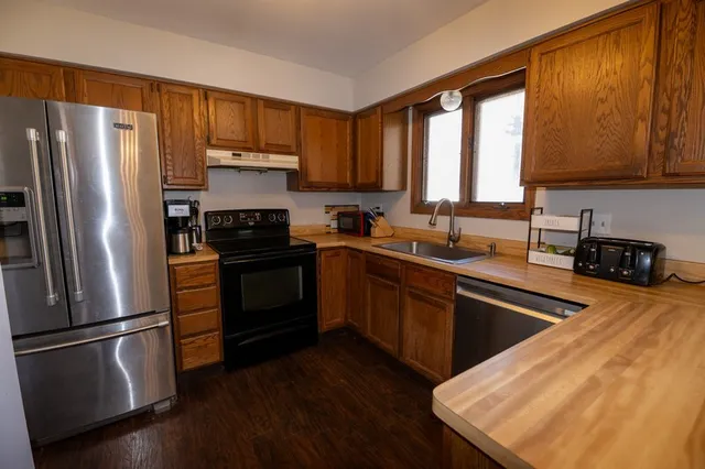 $374,900 | 1952 Garland Avenue, Waukesha, WI 53188