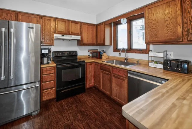 $374,900 | 1952 Garland Avenue, Waukesha, WI 53188