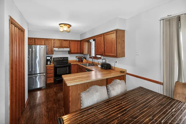 $374,900 | 1952 Garland Avenue, Waukesha, WI 53188