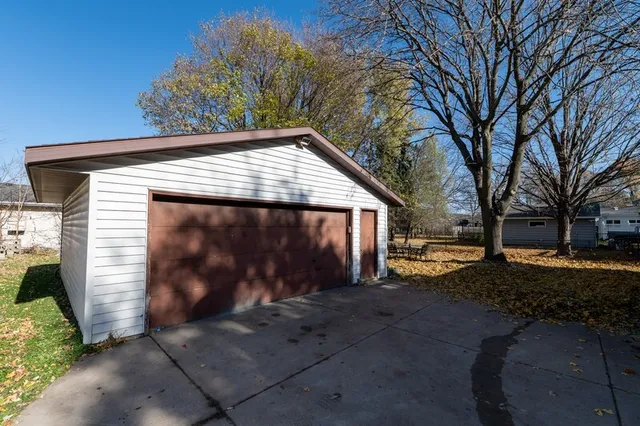 $374,900 | 1952 Garland Avenue, Waukesha, WI 53188