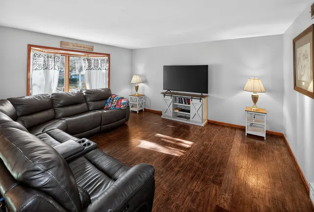 $374,900 | 1952 Garland Avenue, Waukesha, WI 53188