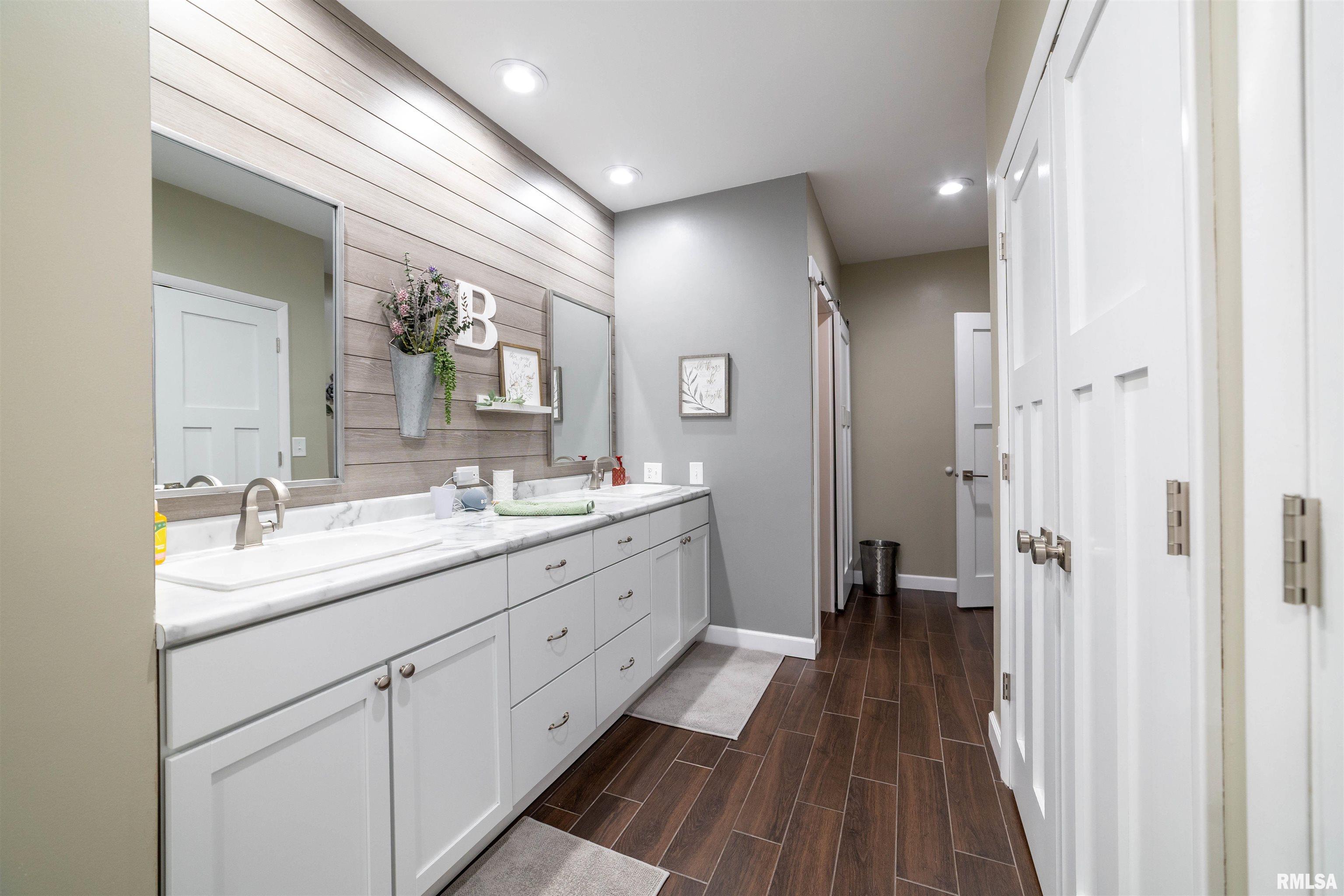 1006 Abbey Ridge Court Quincy, IL 62305 - Photo 18 of 45