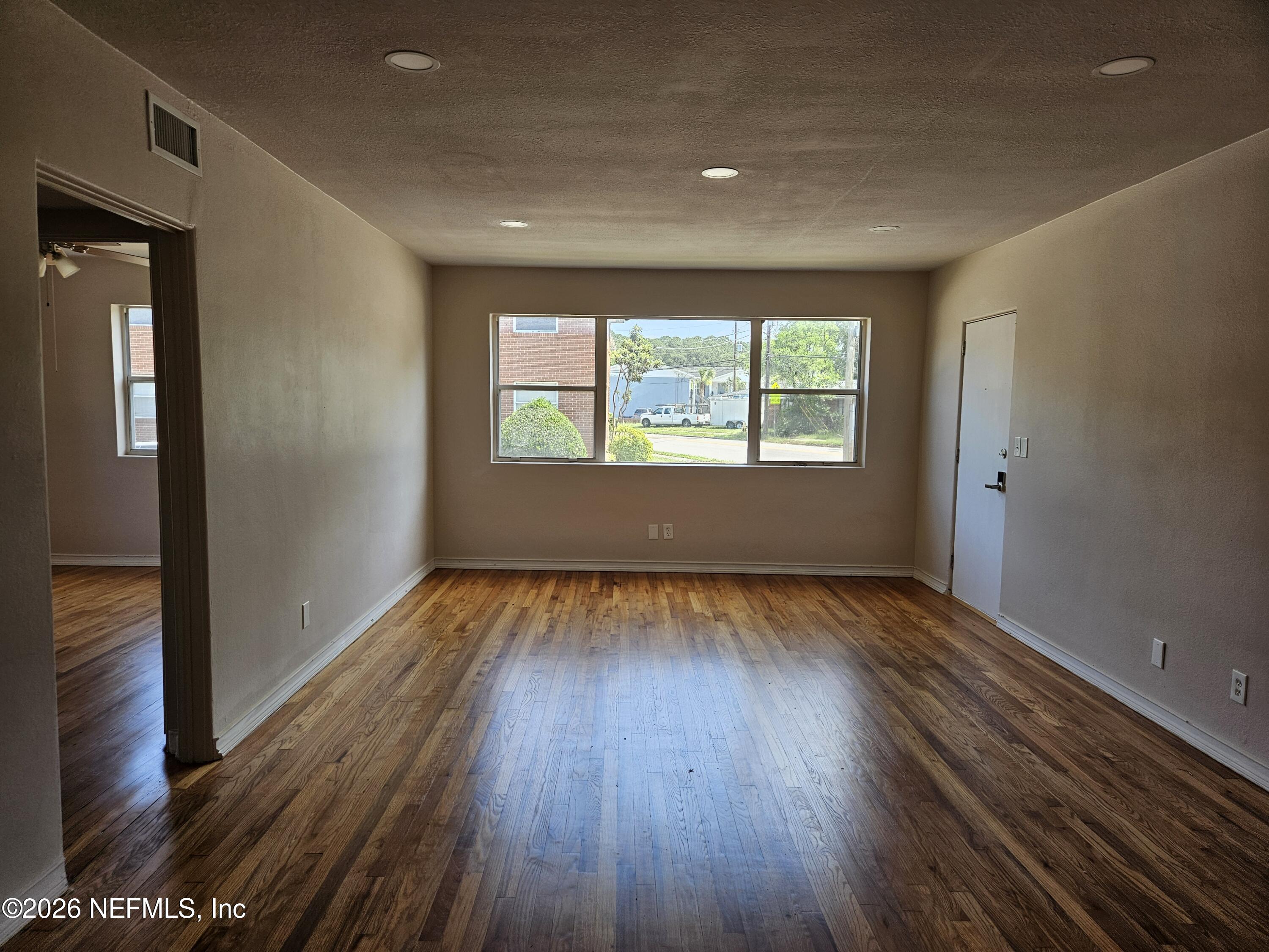 3005 Walton Street, Unit 2 Jacksonville, FL 32207 - Photo 5 of 15 20260526_154237