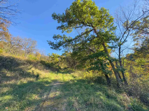 $925,000 | 0 Us Highway 18, Prairie du Chien, WI 53821