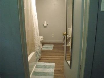 2730 Holton Road Muskegon, MI 49445 - Photo 13 of 17 Bath