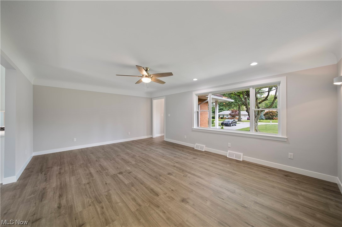 5990 Highland Road Cleveland, OH 44143 - Photo 12 of 33