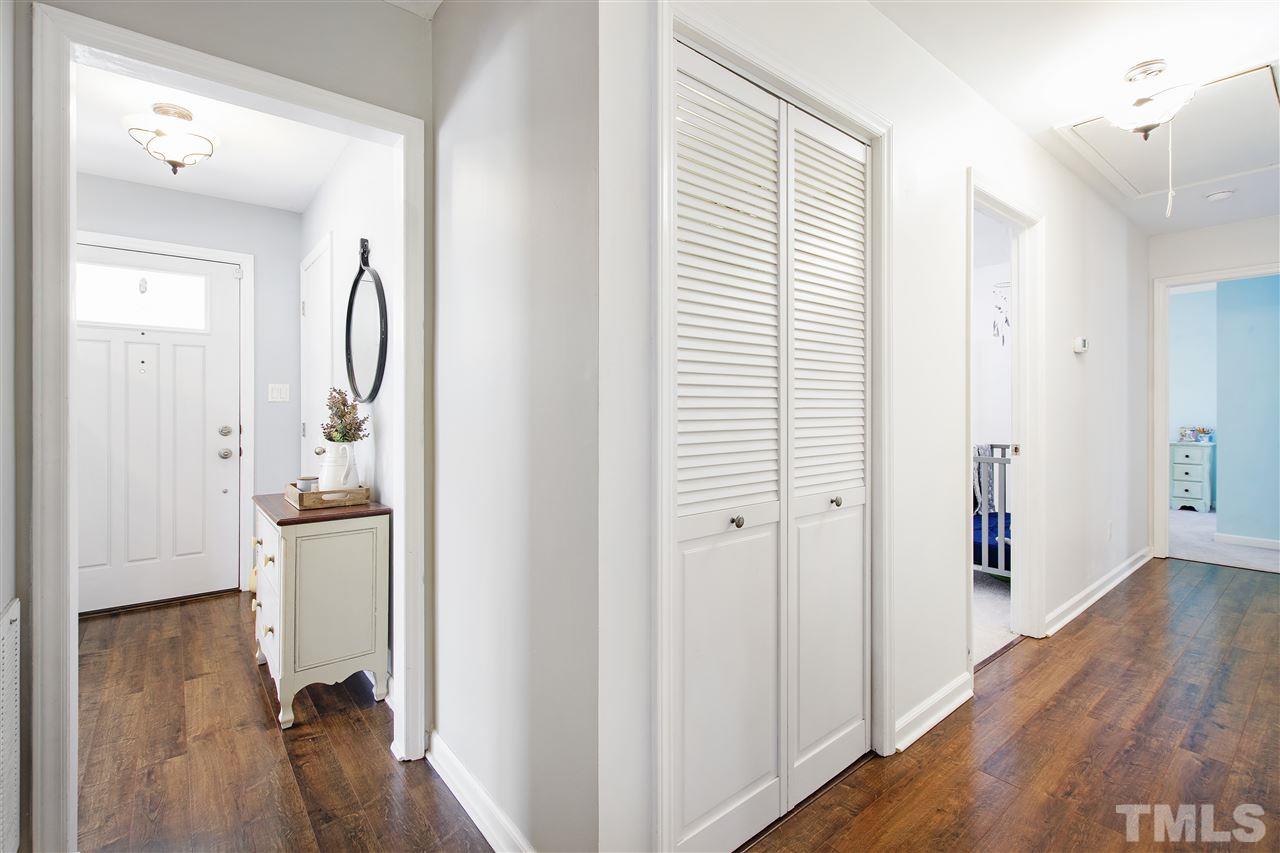 6904 Glendower Road Raleigh, NC 27613 - Photo 3 of 29