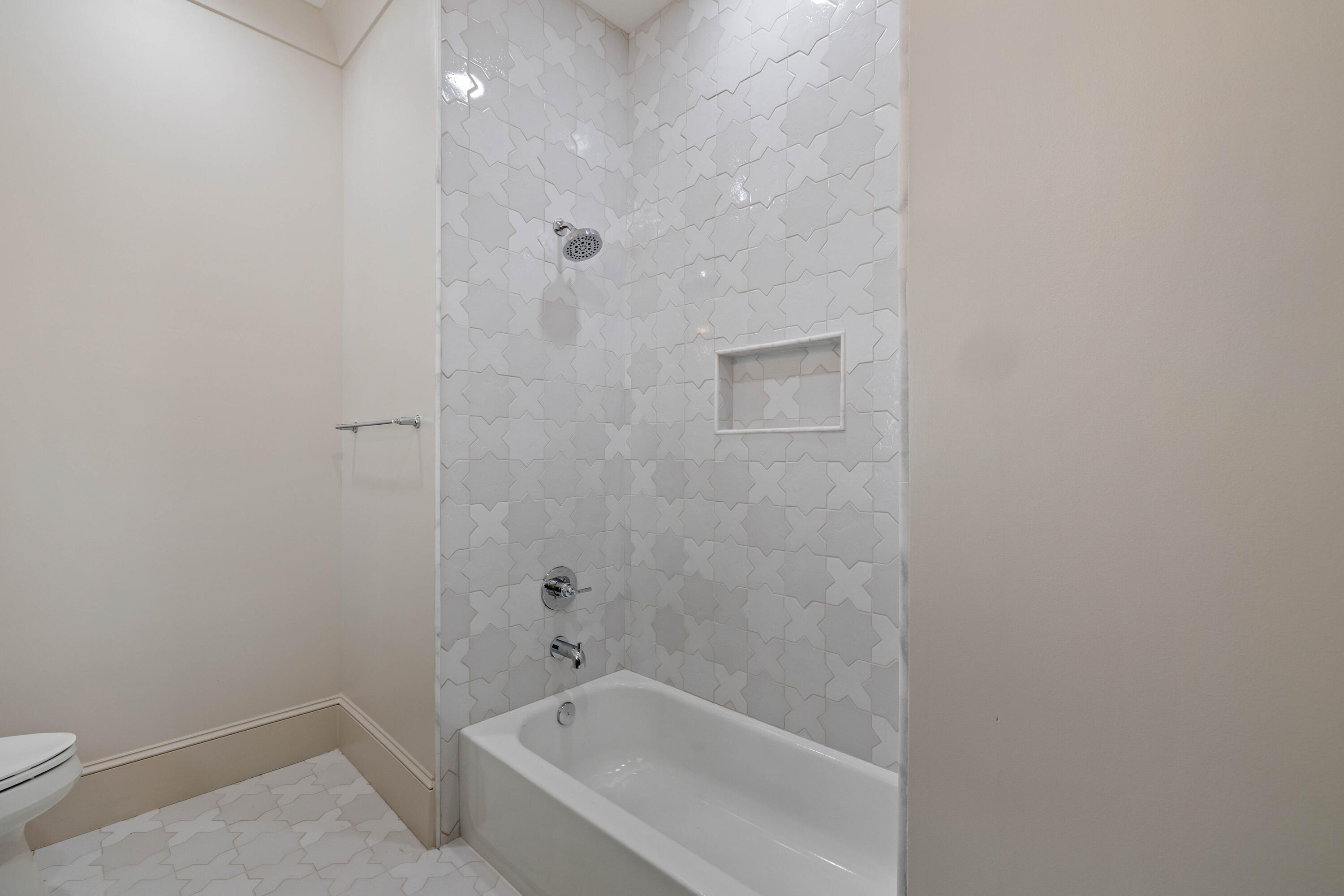 99 Morning Light Way Inlet Beach Inlet Beach, FL 32461 - Photo 85 of 97 a bathroom with a bathtub