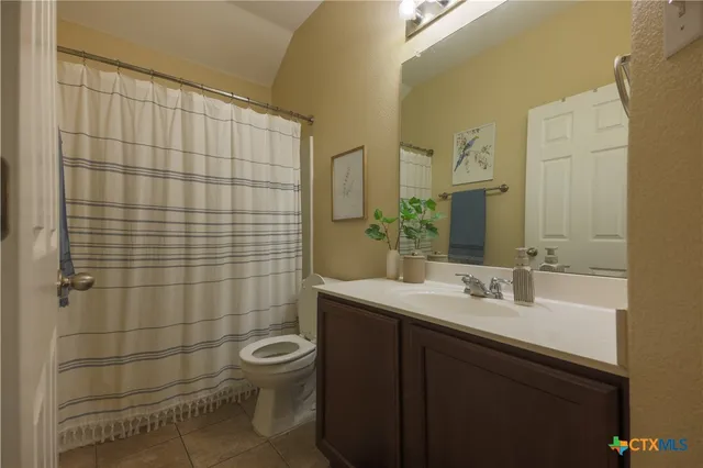 $2,200 | 421 Shadow Point, San Marcos, TX 78666