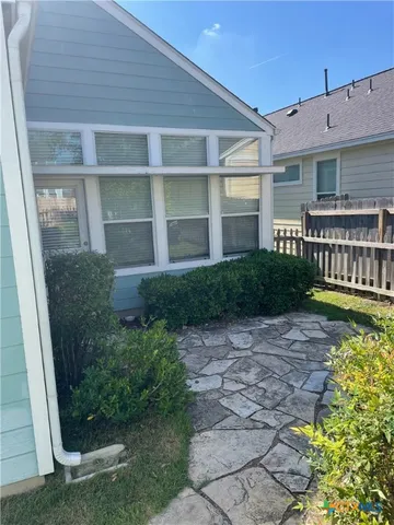 $2,200 | 421 Shadow Point, San Marcos, TX 78666