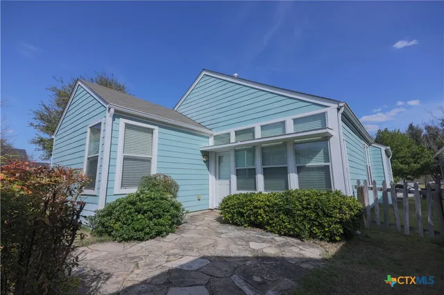 $2,200 | 421 Shadow Point, San Marcos, TX 78666