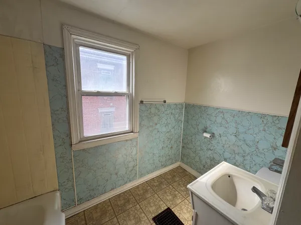 $169,900 | 2318 54th Street, Kenosha, WI 53140