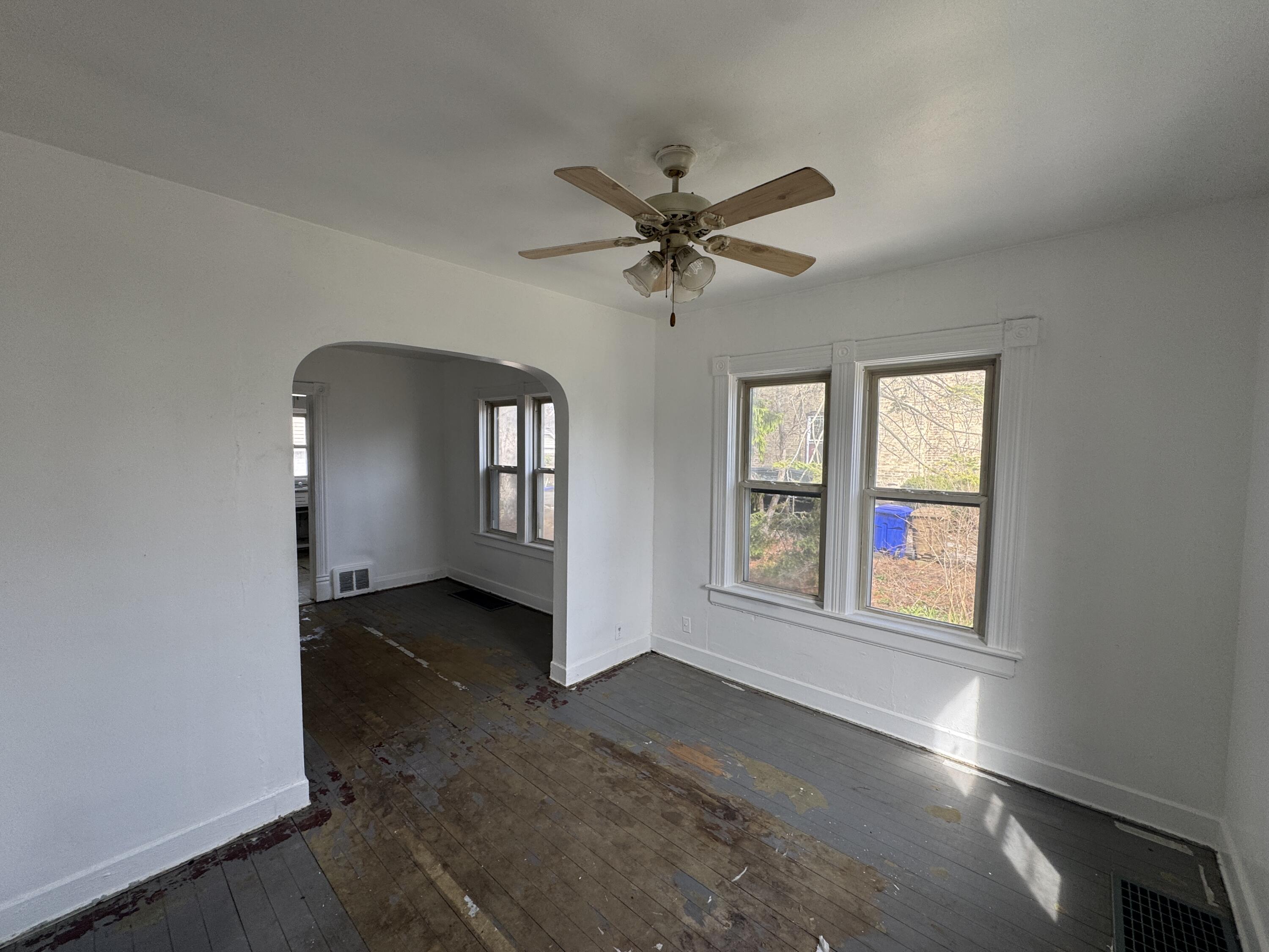 2318 54th Street Kenosha, WI 53140 - Photo 2 of 14 2318 54th St lwr living rm