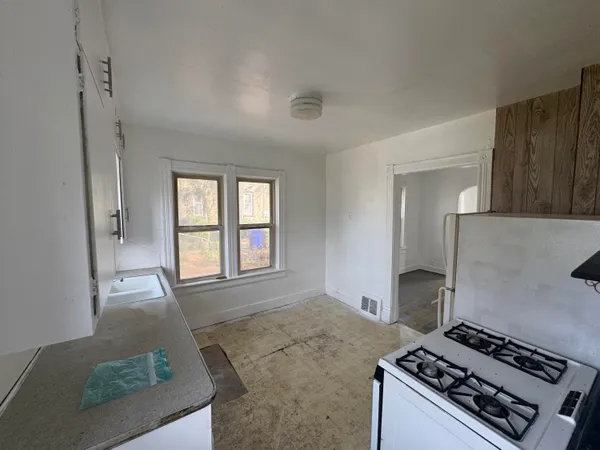 $169,900 | 2318 54th Street, Kenosha, WI 53140