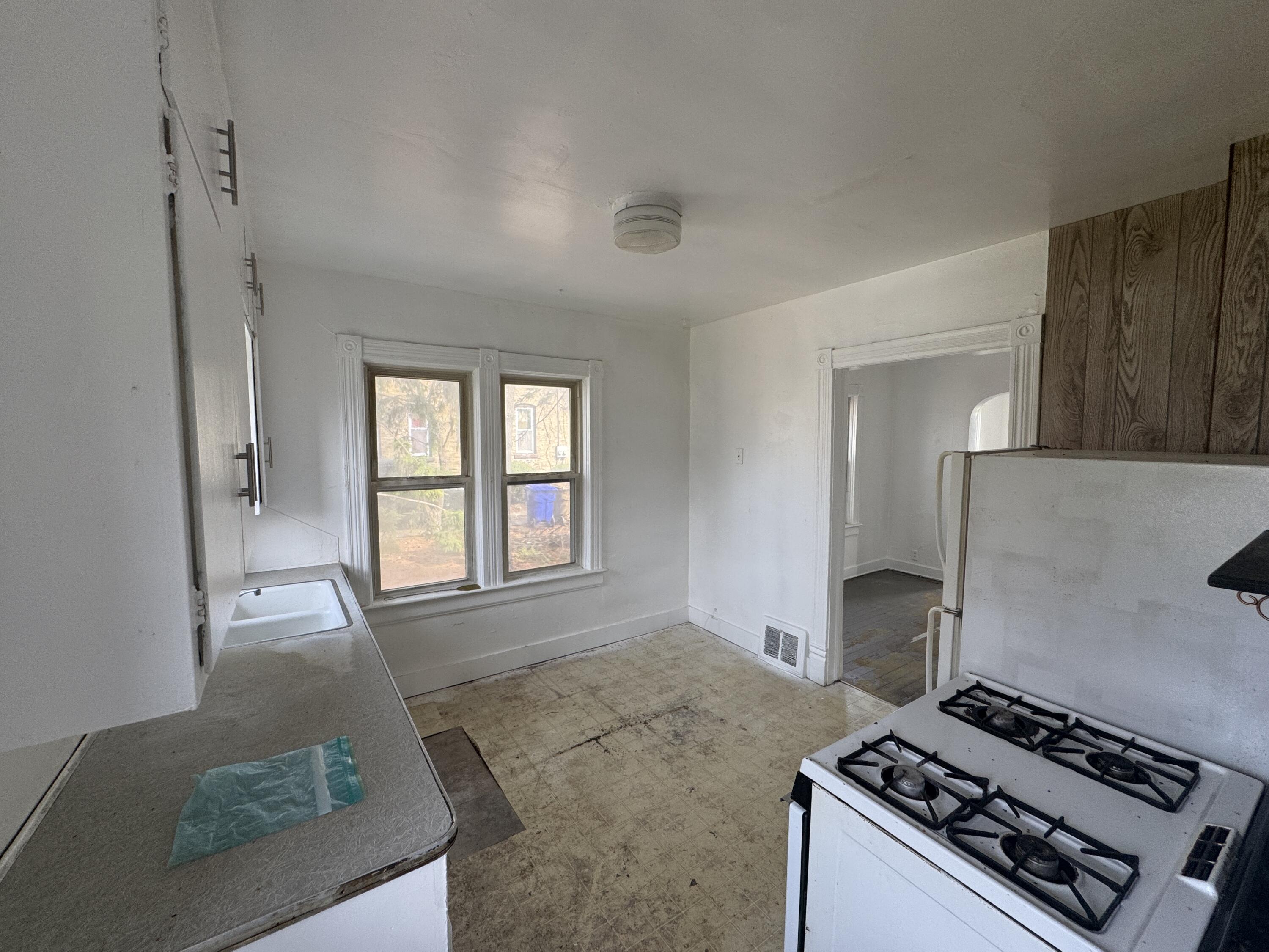 2318 54th Street Kenosha, WI 53140 - Photo 4 of 14 2318 54th lwr kitchen angle 1