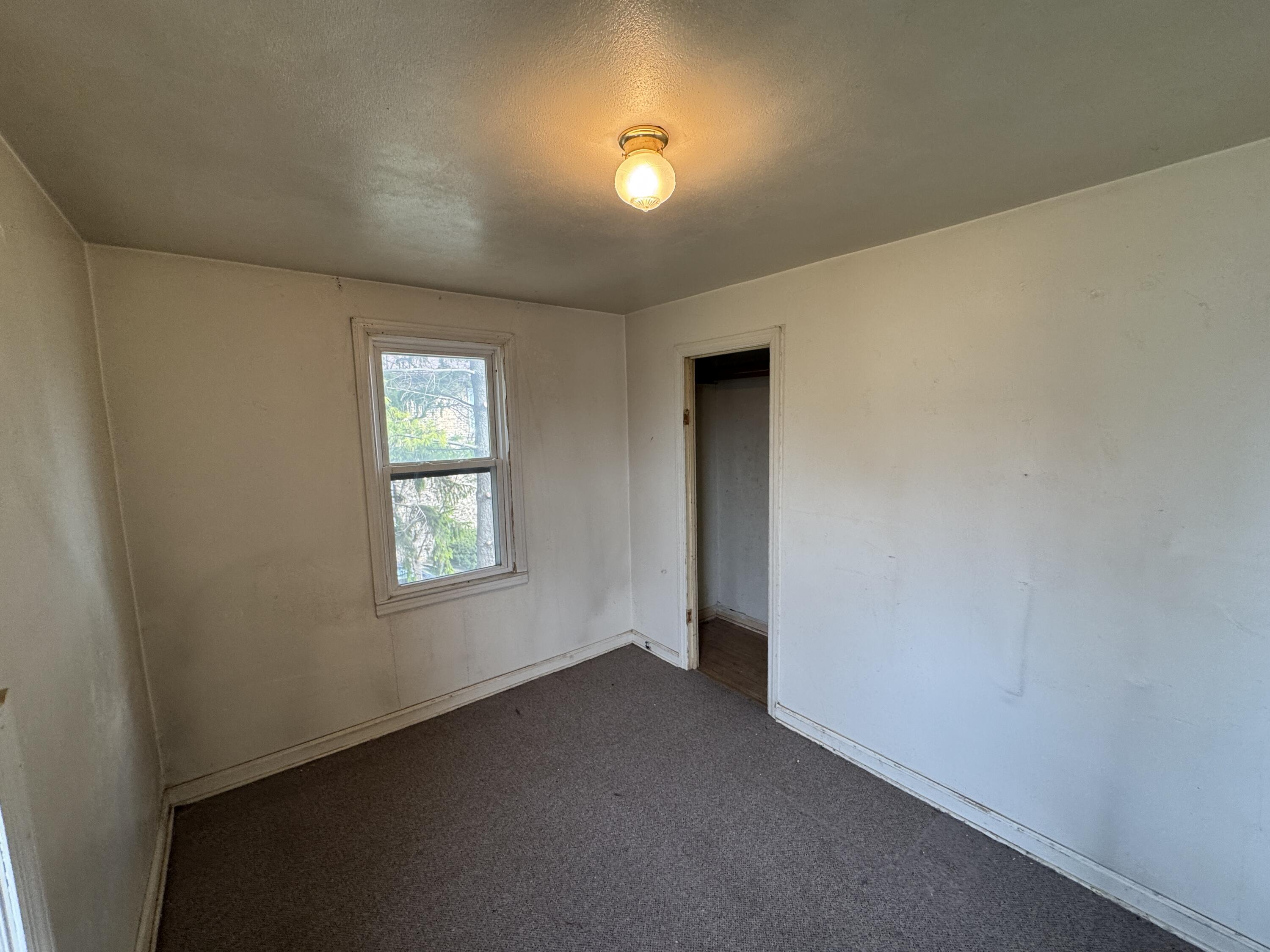 2318 54th Street Kenosha, WI 53140 - Photo 9 of 14 2318 54th St upr living rm