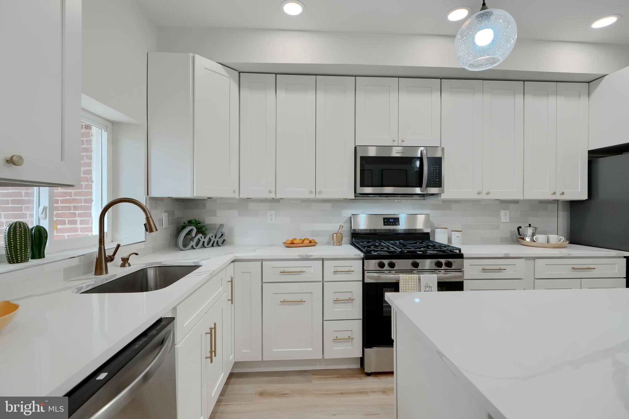602 South Streeper Street Baltimore, MD 21224 - Photo 7 of 31