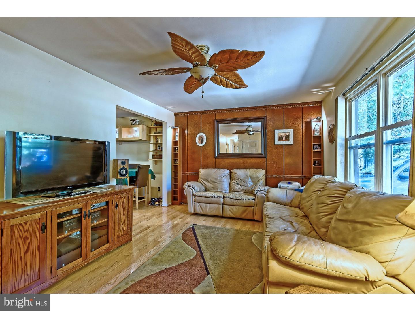 118 Prospect Road Sicklerville, NJ 08081 - Photo 4 of 25 Living Room
